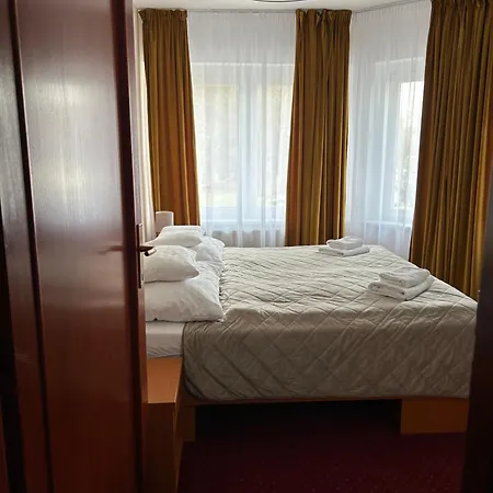Hotel Evan U Hoffera Topolcany Exterior photo