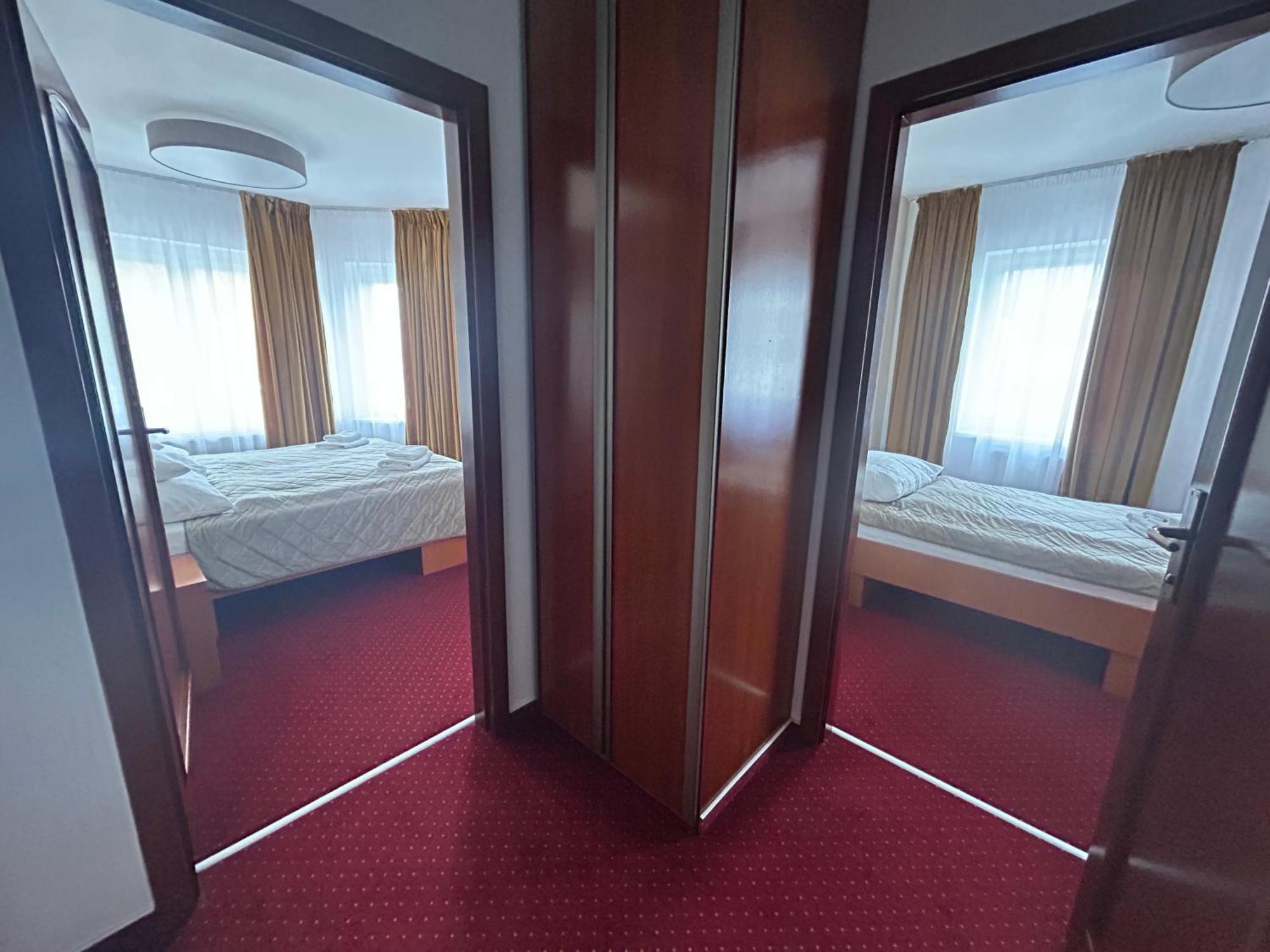 Evan U Hoffera Hotel 3*